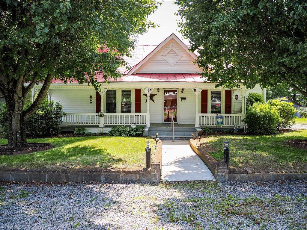 537 Washburn Avenue - Photo 1