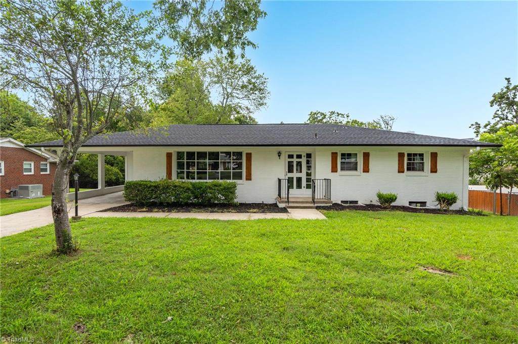 420 Collinwood Drive - Photo 1