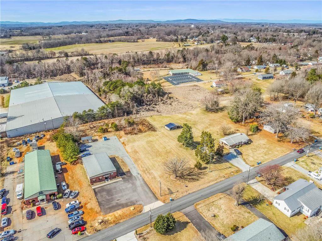 640 Carolina Avenue - Photo 1