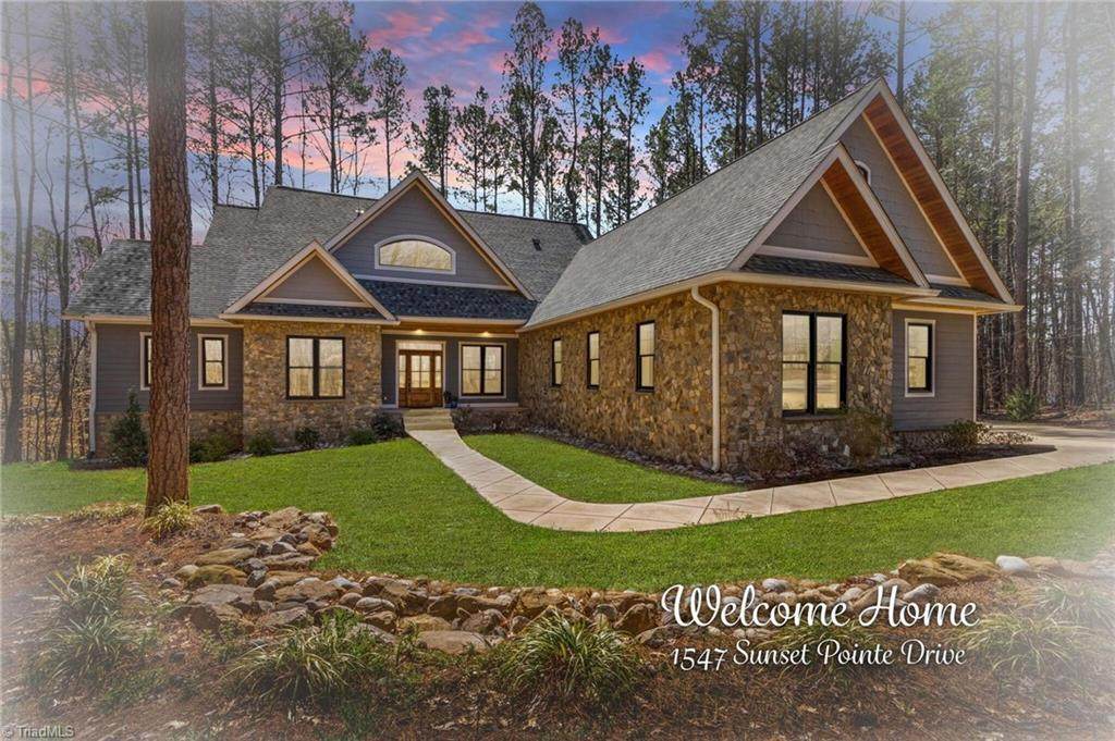 1547 Sunset Pointe Drive - Photo 1