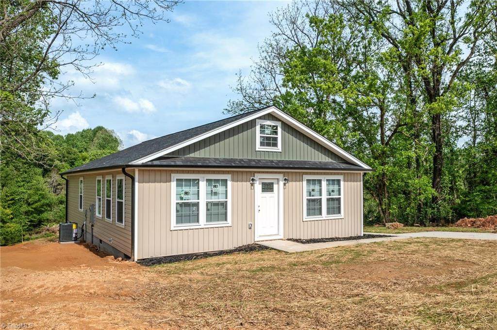 121 Mathis Street - Photo 1