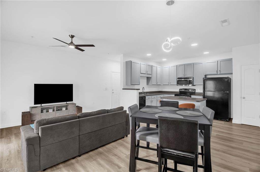 2421 Eagle Creek Court - Photo 1