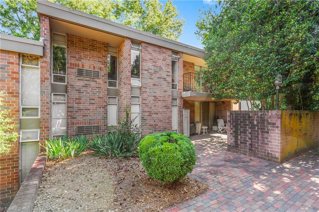 1725 Hawthorne Road - Photo 1