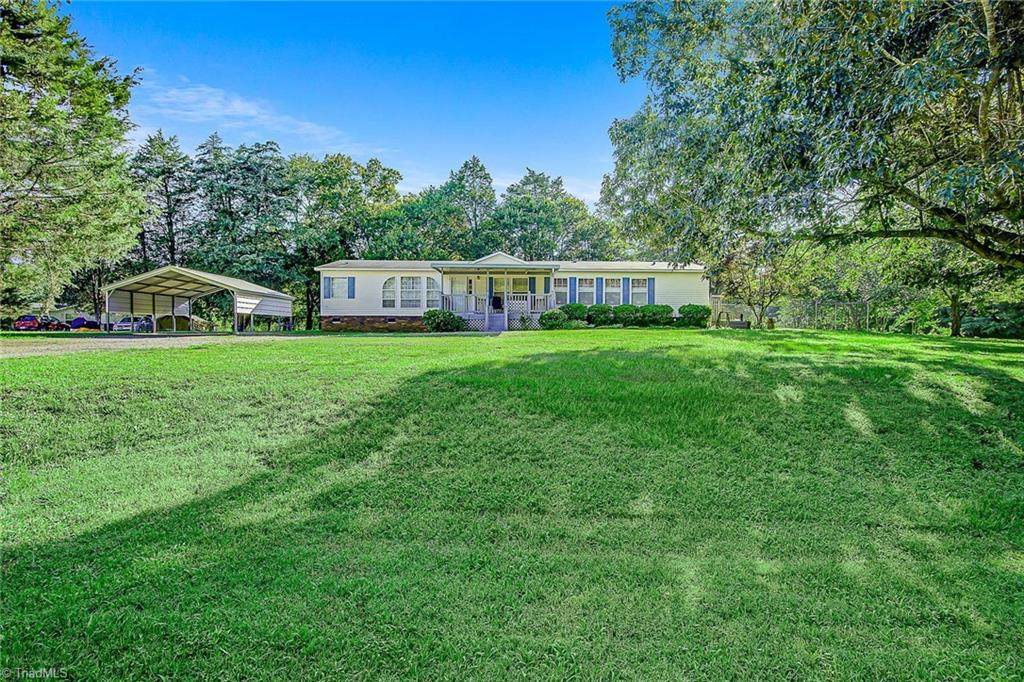 425 Knotty Pine Circle - Photo 1