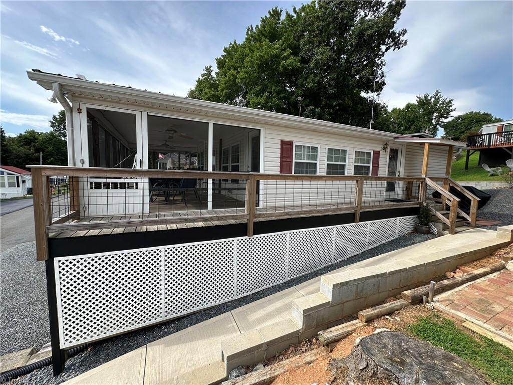 122 Maple Street - Photo 1