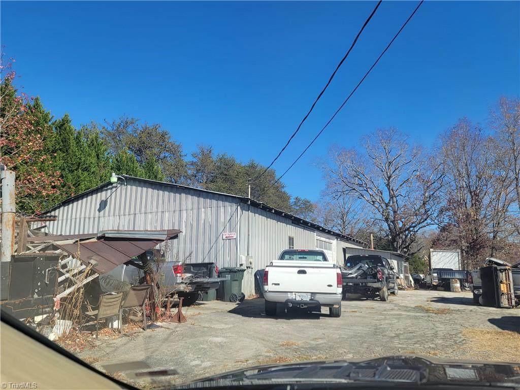 164 Lakeside Drive - Photo 1