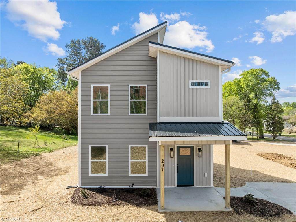 207 Parker Street - Photo 1