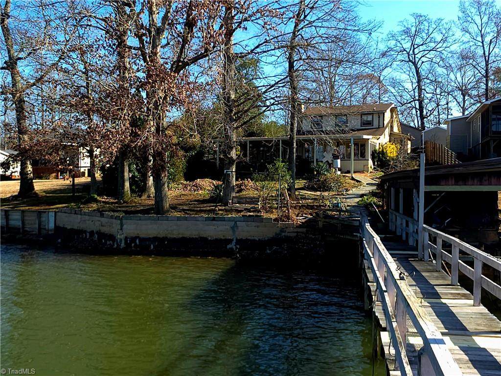 220 Yachtsman Drive - Photo 1