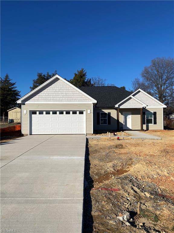 1009 Fairfield Drive - Photo 1