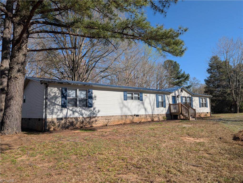 1041 Whitts Road - Photo 1