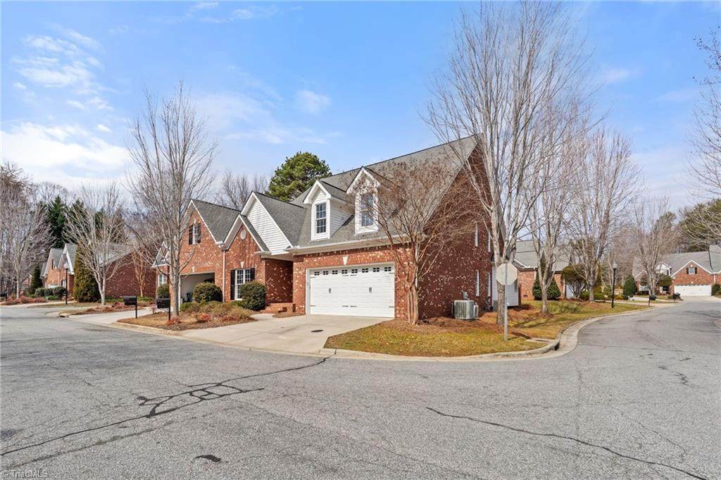 6 Hines Park Lane - Photo 1