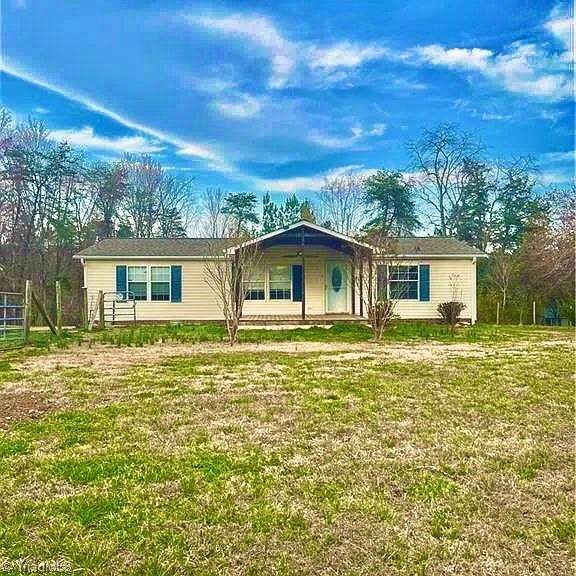 2831 Ayersville Road - Photo 1