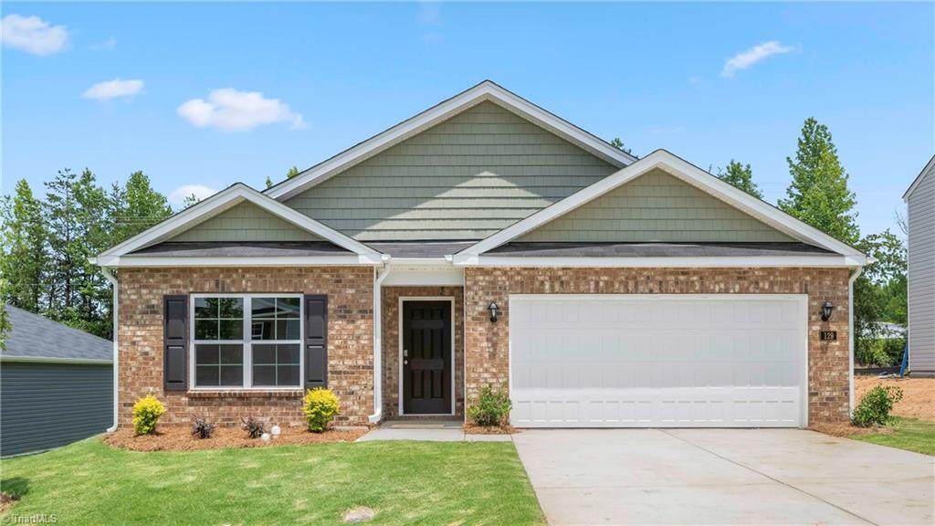 129 Greenbrier Way - Photo 1