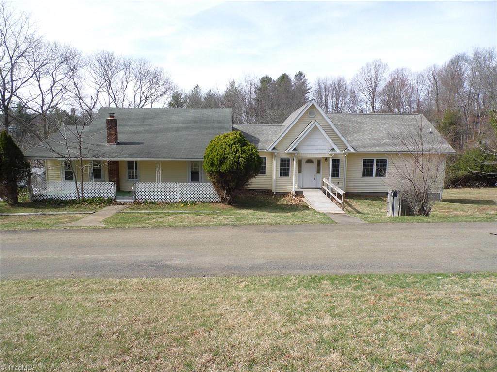 232 Riverview Drive - Photo 1