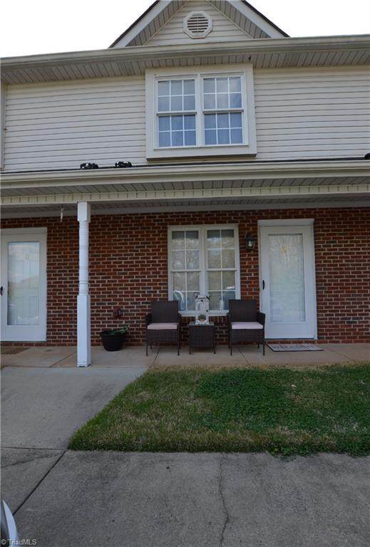 525 Highland Park Drive - Photo 1