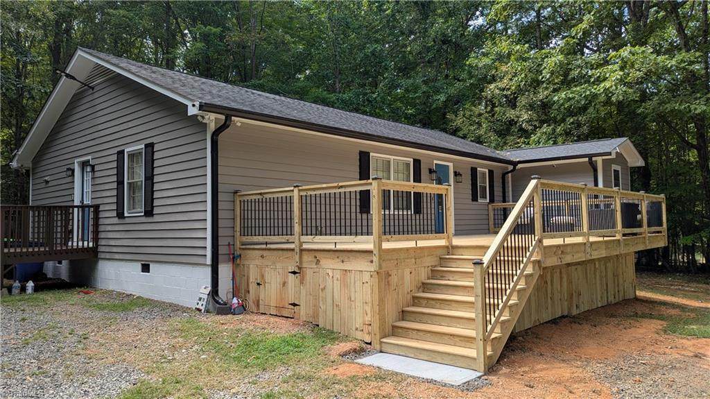 3200 Seven Springs Road - Photo 1