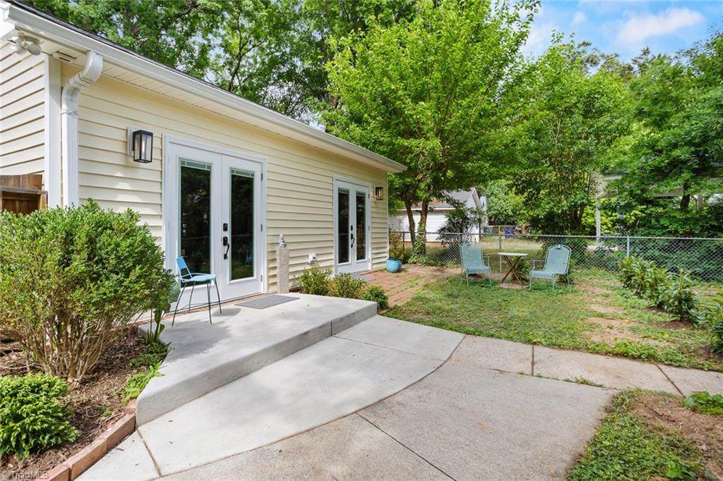 309 Magnolia Street - Photo 1