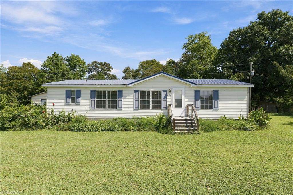 4790 Waynick Meadow Road - Photo 1