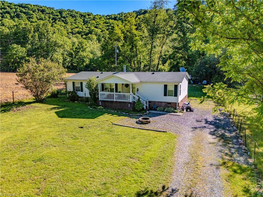 1276 Parkwood Road - Photo 1