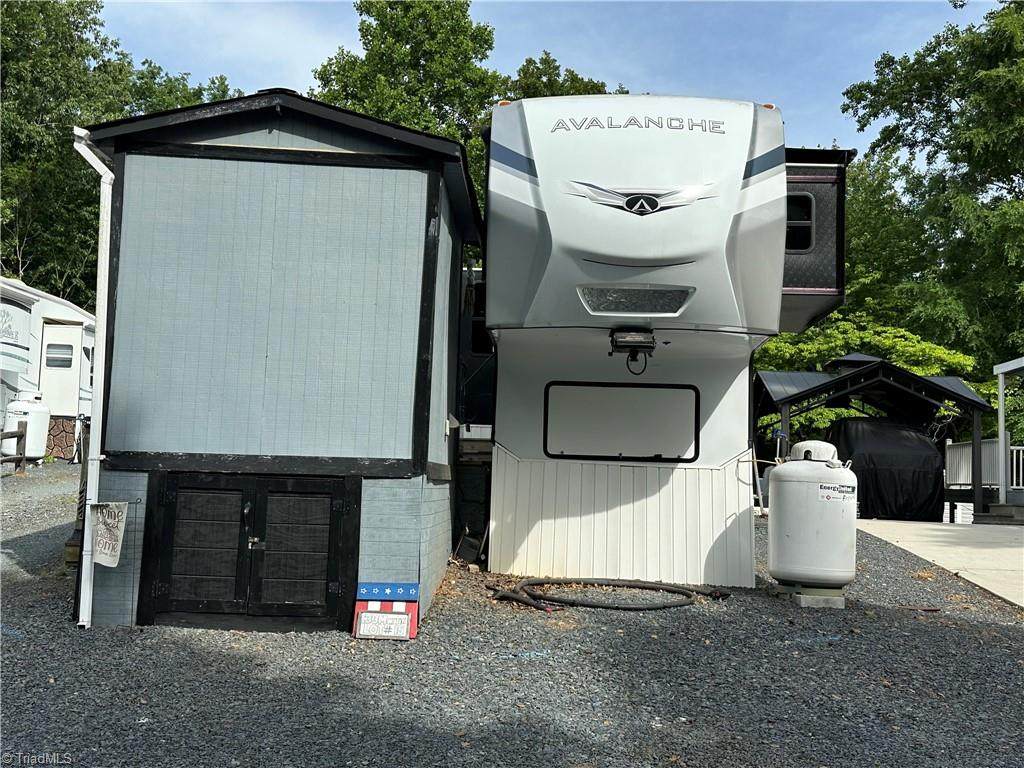 133 Marina Drive - Photo 1