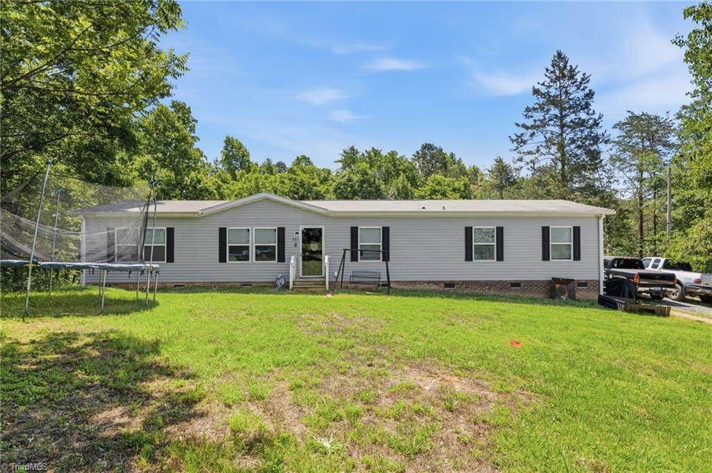 121 Sweetbriar Road - Photo 1