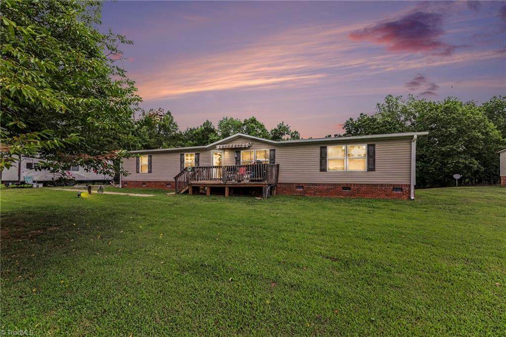 1679 Flat Shoals Road - Photo 1