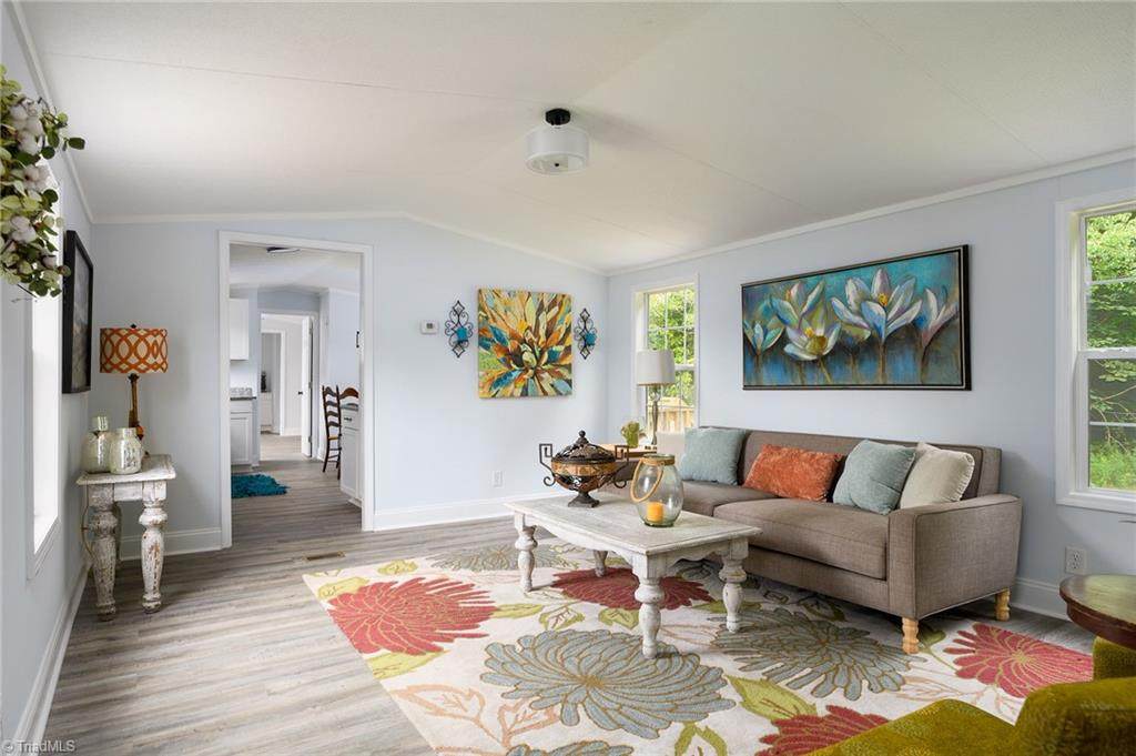 262 Glendale Avenue - Photo 1