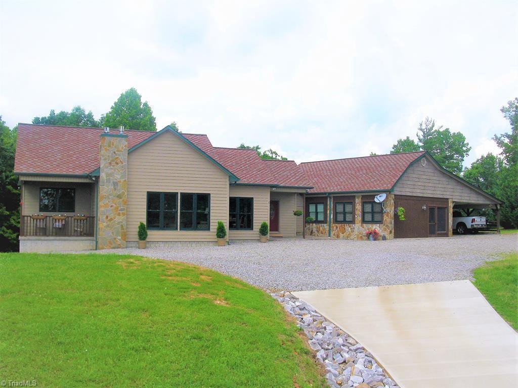 1066 Highland North Road - Photo 1