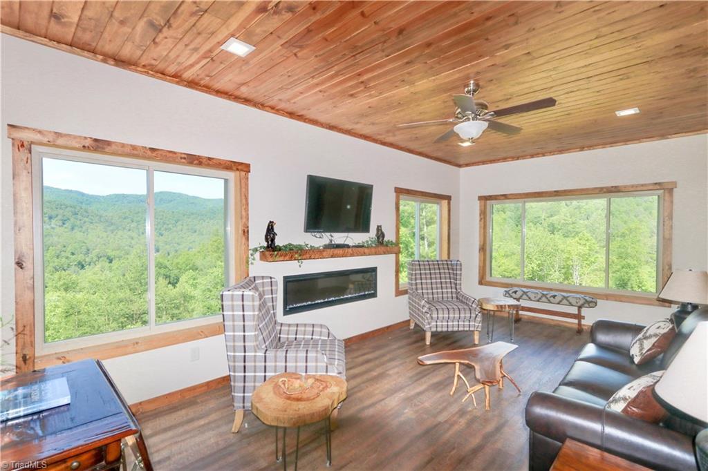 288 Lazy Bear Lane - Photo 1
