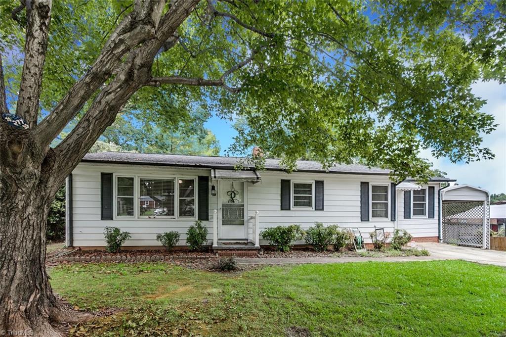211 Roseboro Drive - Photo 1