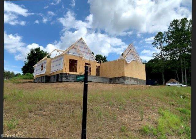 102 Sandstone Drive - Photo 1