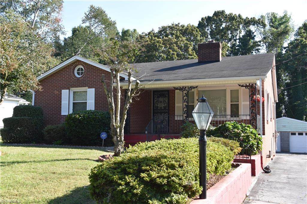 2714 Eastwood Drive - Photo 1