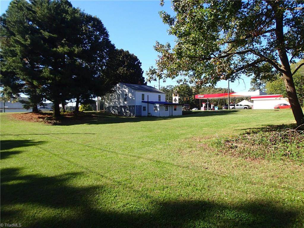 1701 Barnes Street - Photo 1