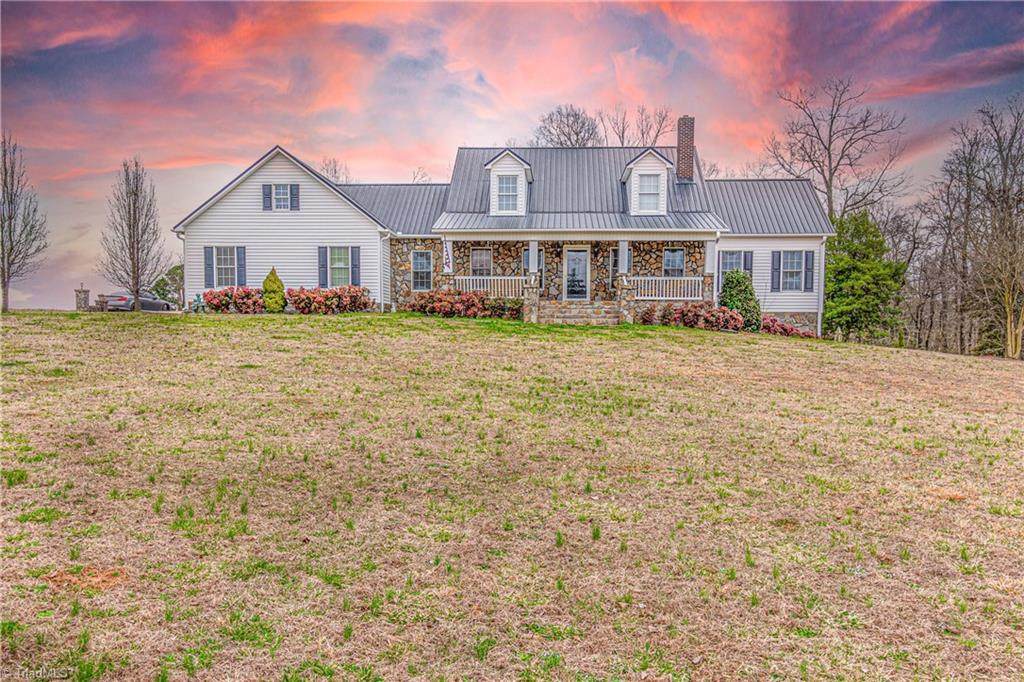 473 Uwharrie Point Parkway - Photo 1