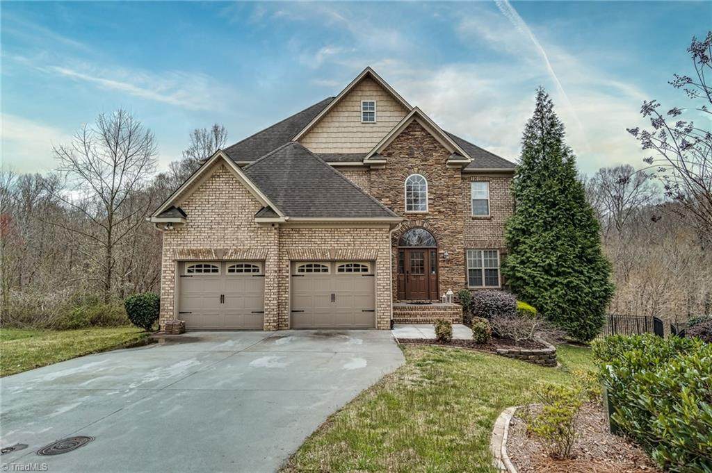 1007 Pinehurst Court - Photo 1