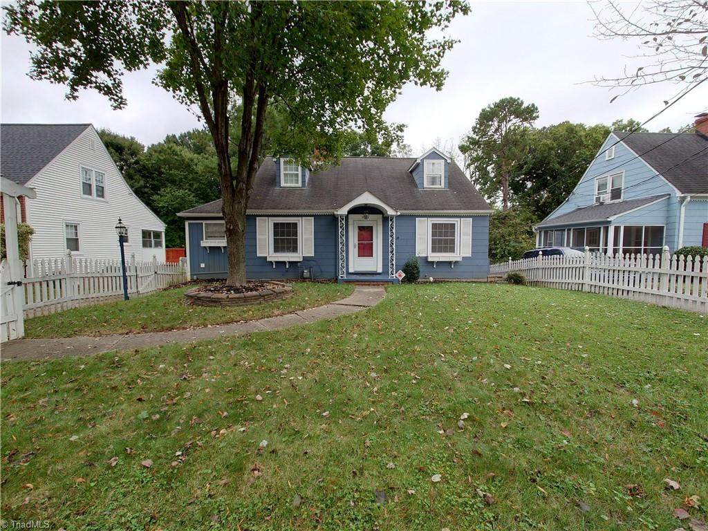 2340 Queen Street - Photo 1
