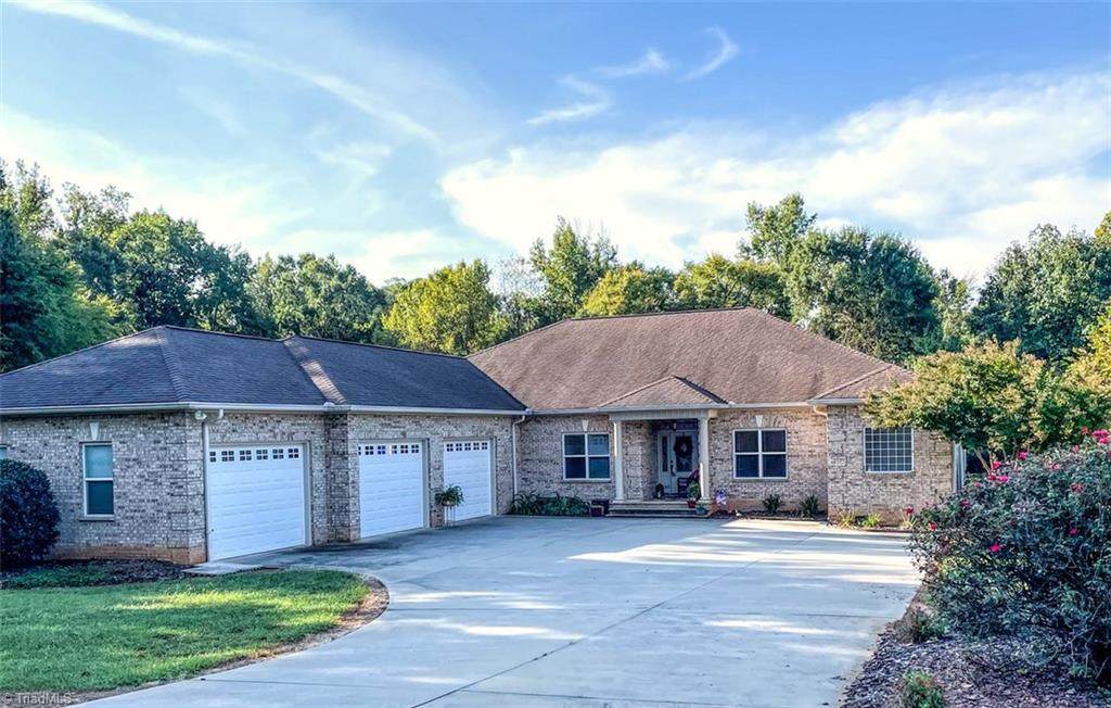 340 Fox Creek Lane - Photo 1