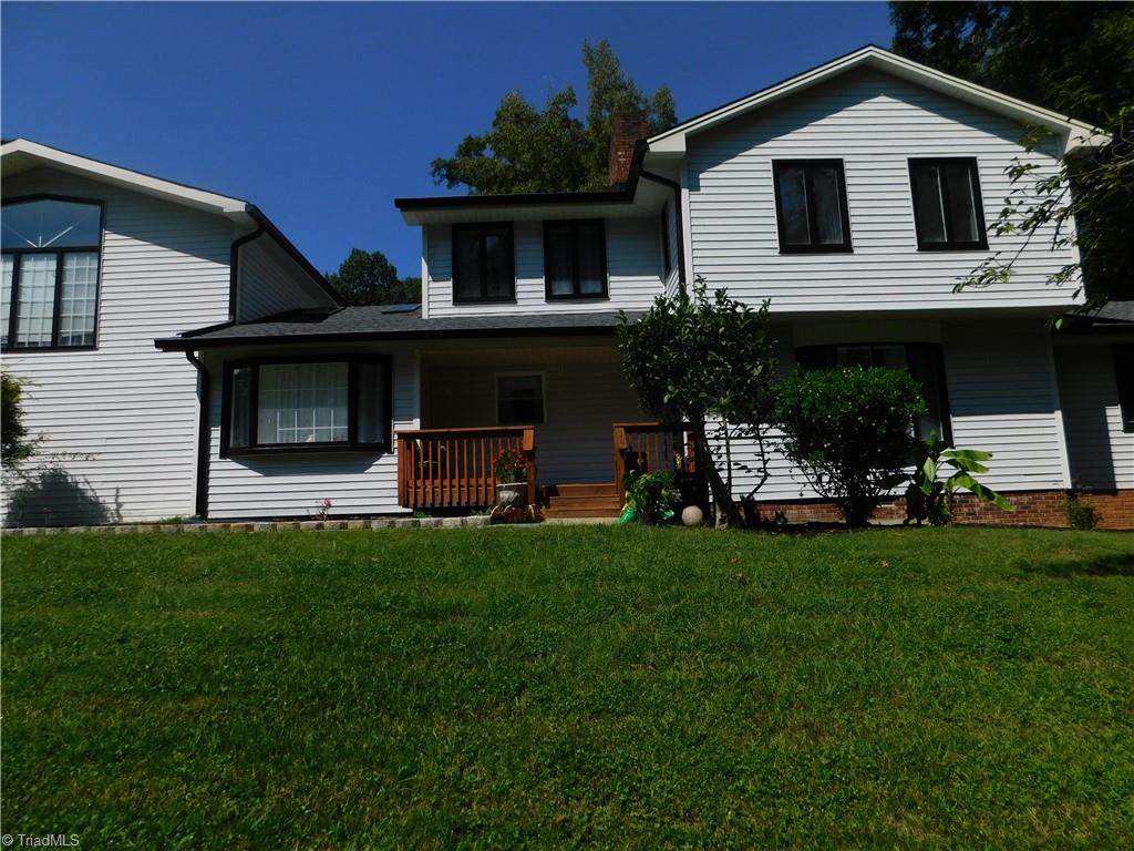 414 Lakewood Drive - Photo 1