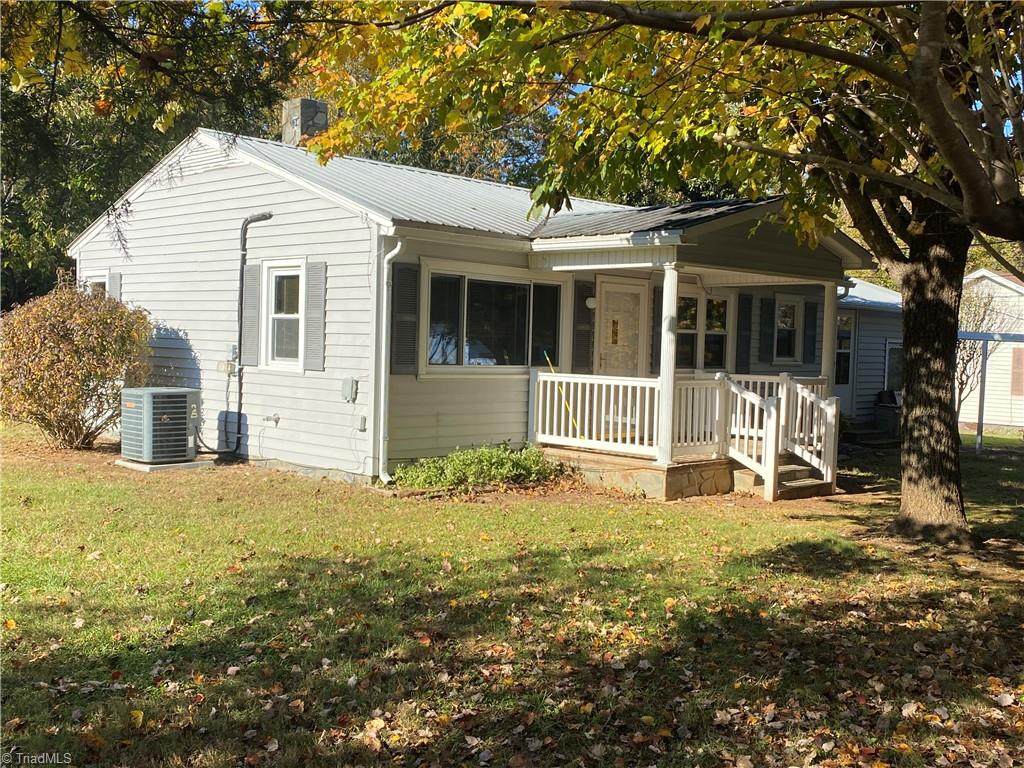 135 Moncus Lane - Photo 1