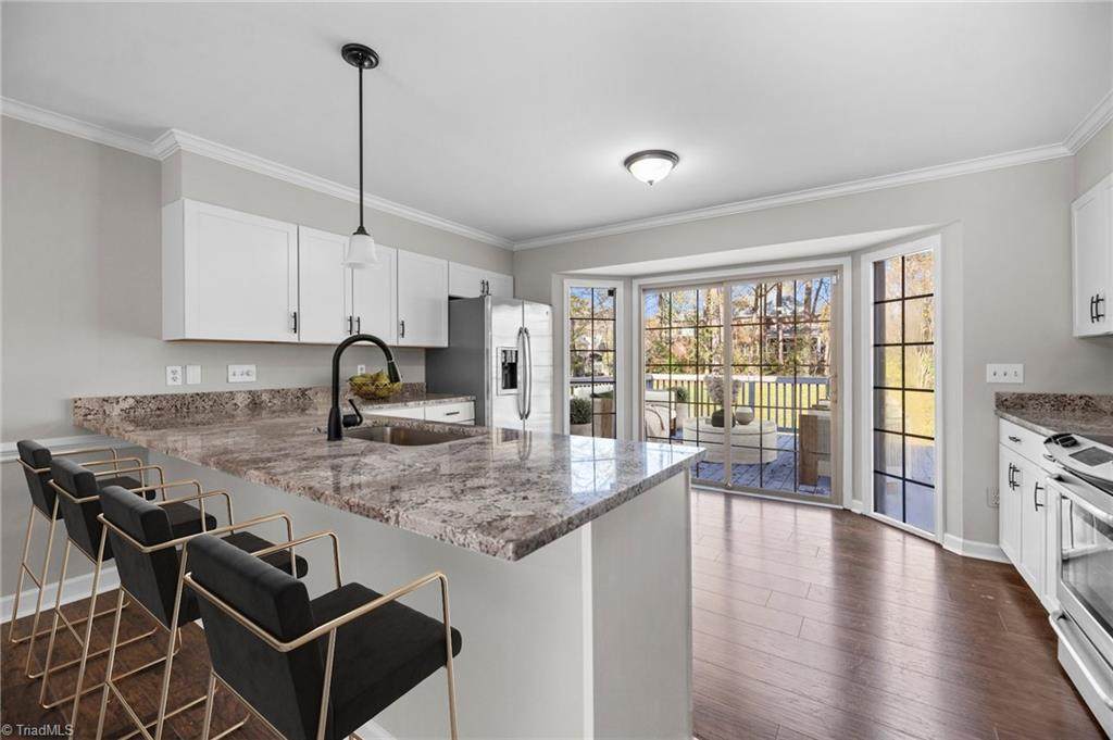 600 Camelot Drive - Photo 1