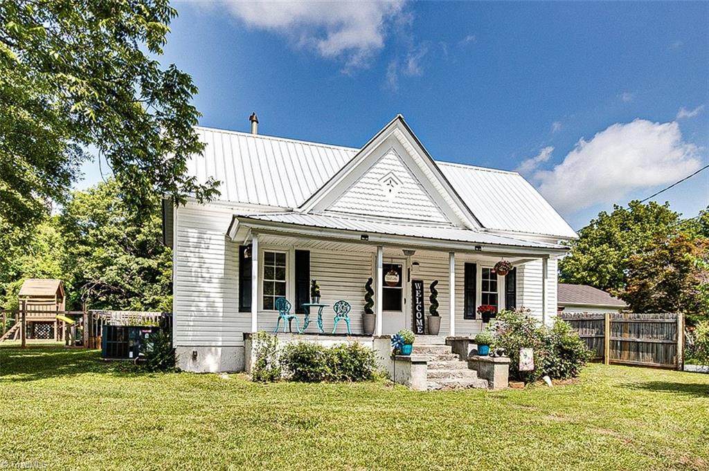1328 Ridge Street - Photo 1