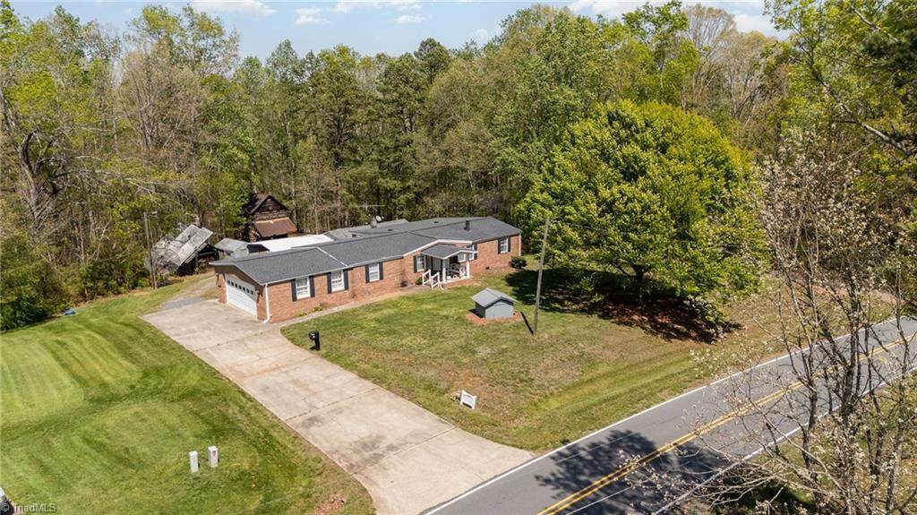 5013 Friendship Circle Road - Photo 1