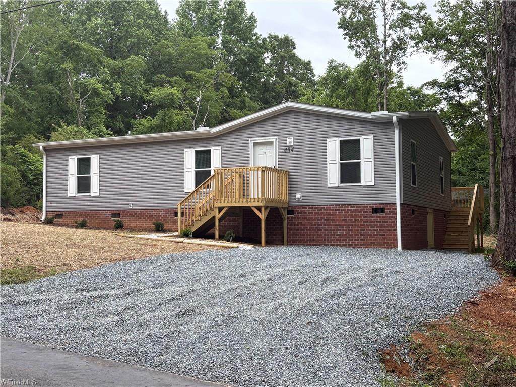 484 Avenue K - Photo 1