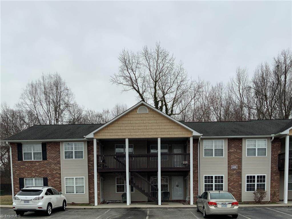 818 Westbrook Court - Photo 1