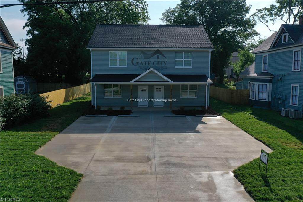 306 Oakwood Street - Photo 1