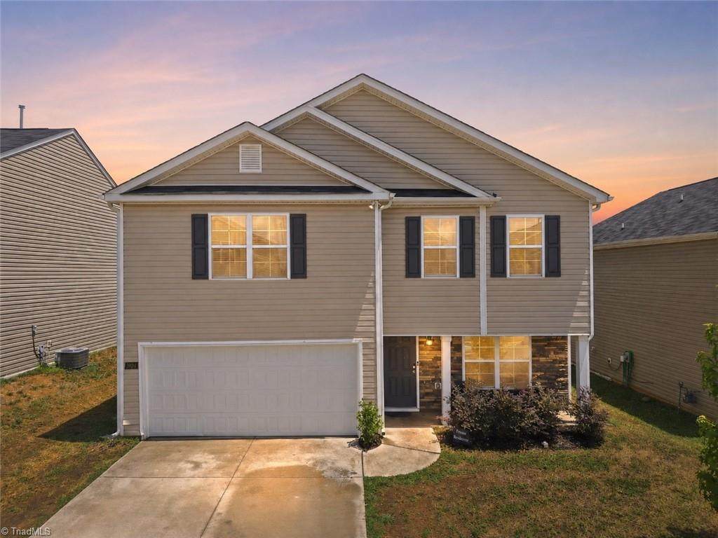 6824 Keeneland Drive - Photo 1