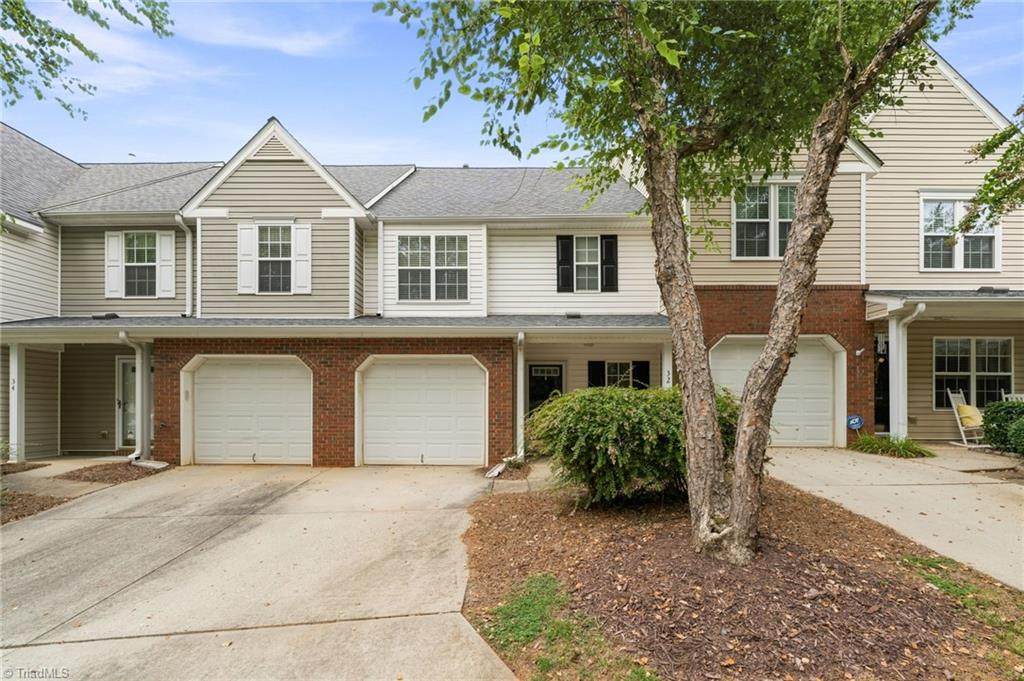 32 Josephine Circle - Photo 1