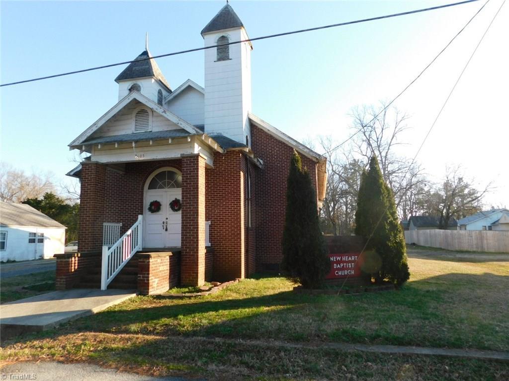 605 Carolina Avenue - Photo 1