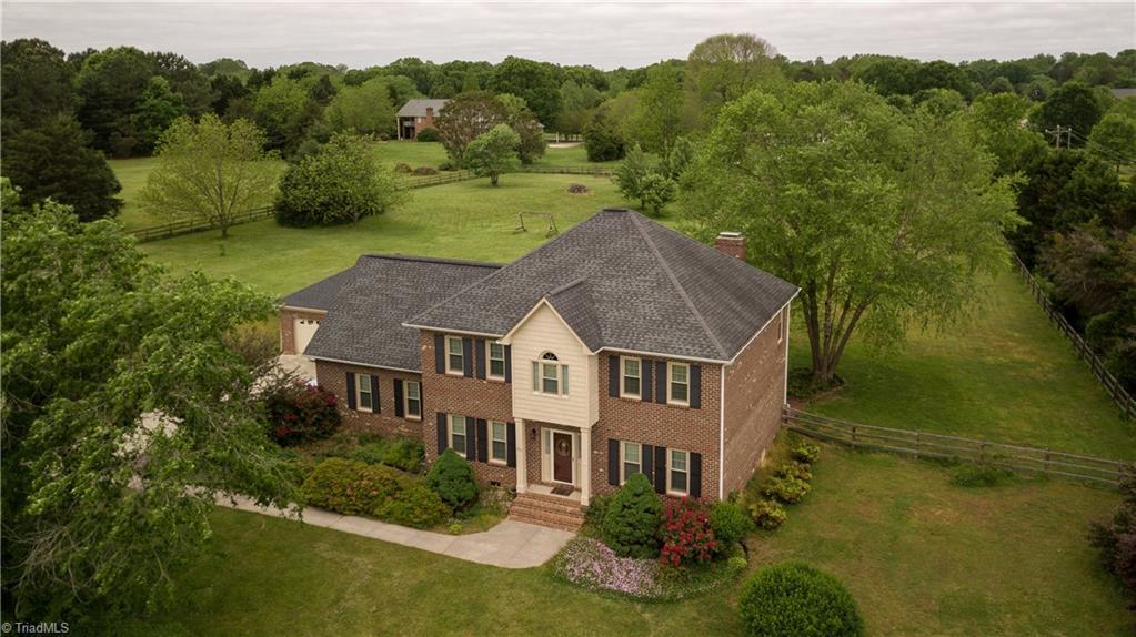 251 Country Circle - Photo 1