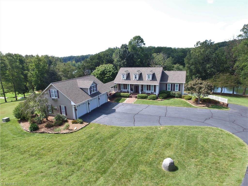 140 Marion Point Drive - Photo 1